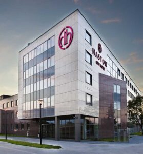 haston hotel Umysl networkera